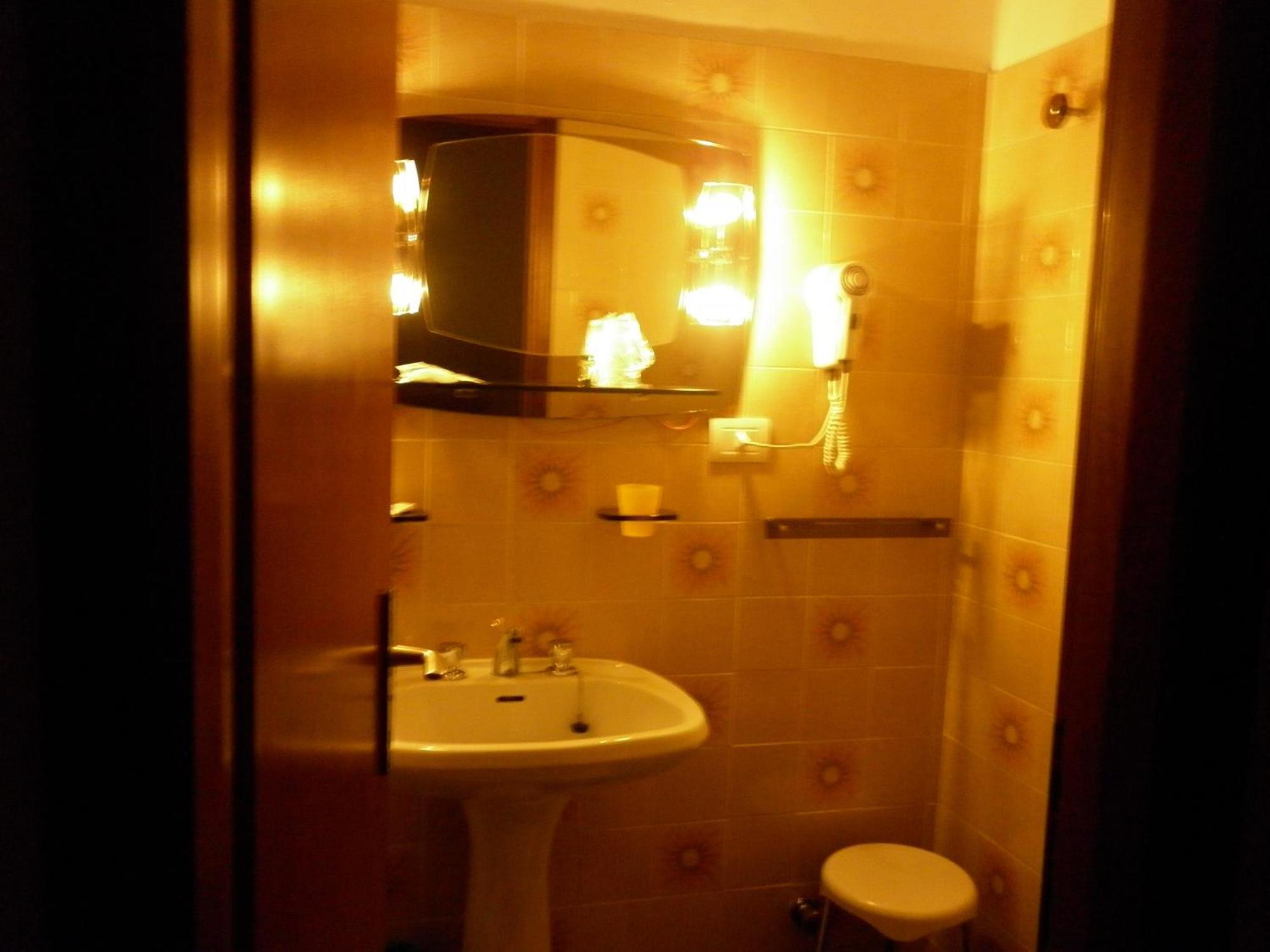 Hotel Cristina Tenno Quarto foto