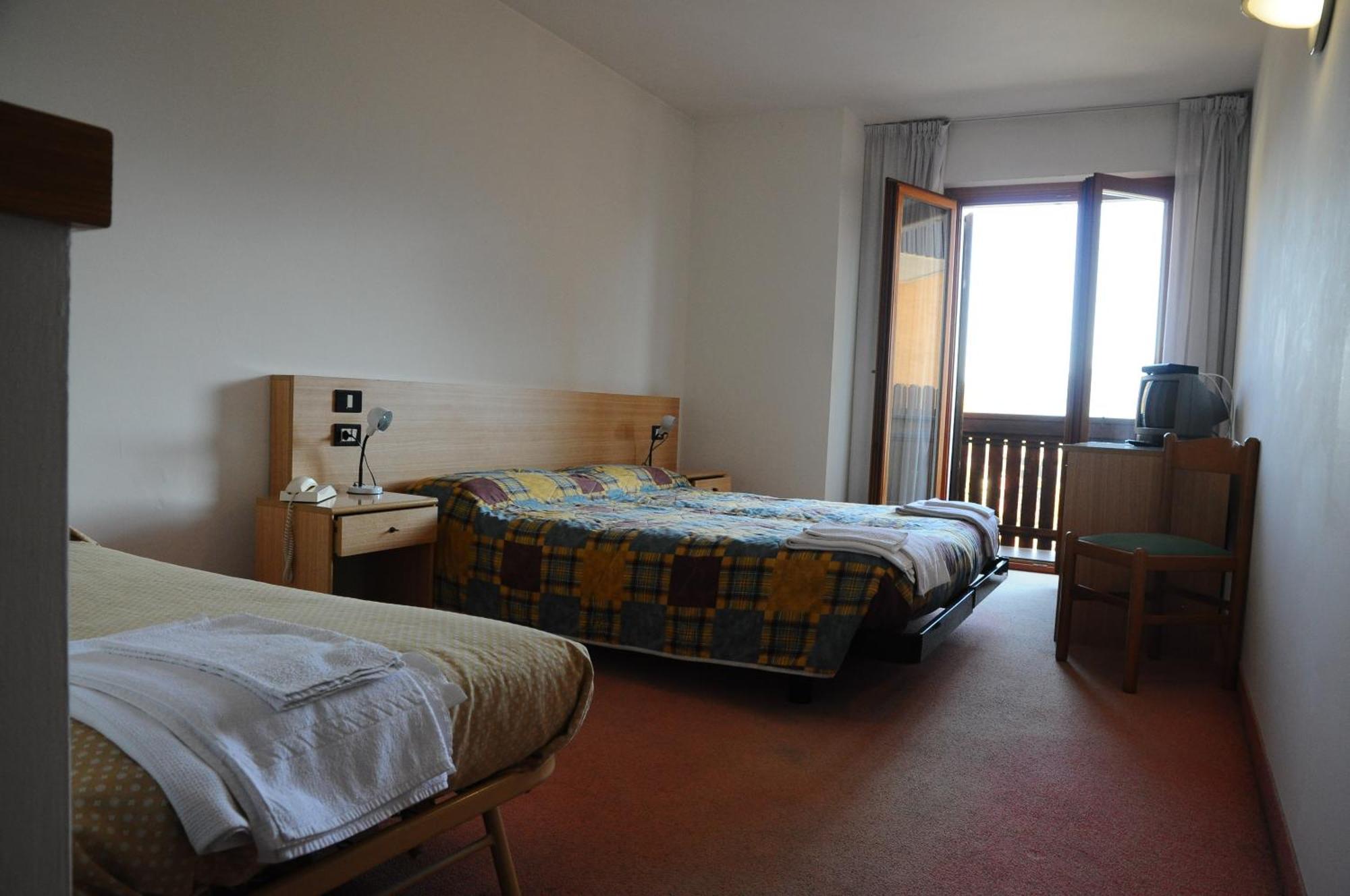 Hotel Cristina Tenno Quarto foto